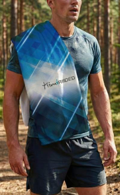 Rätik modelli käes