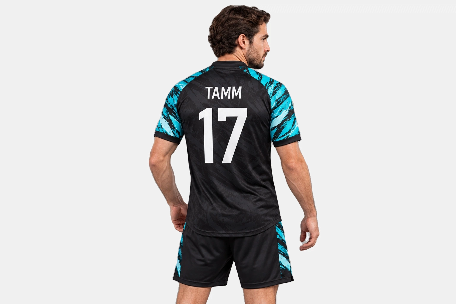 Elite Raglan jalgpallivormi tagantvaade nime TAMM ja numbriga 17.